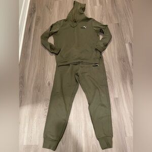 Men’s Puma full sweatsuit hoodie & joggers  — Olive — Size M/L